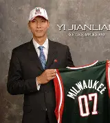 星空娱乐-字母哥打爆雷霆内线